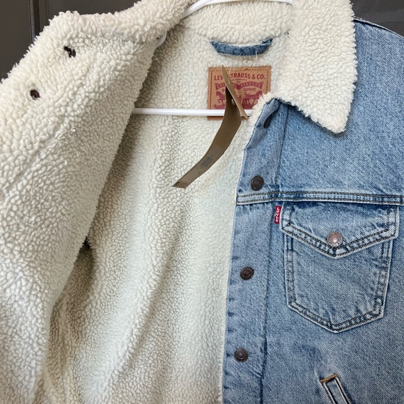 NWT LEVIS SHERPA TRUCKER JACKET - Picture 6 of 6